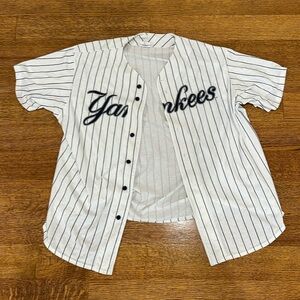 White Blue-Striped Yankees Button Tee Size XL